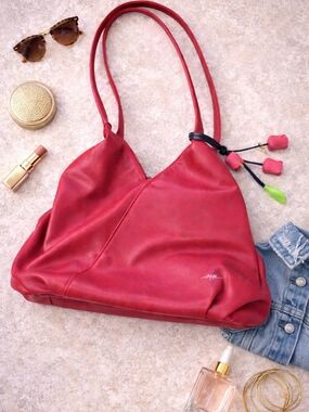 Espe Red Vegan Leather Shoulder Bag Tulip Charm